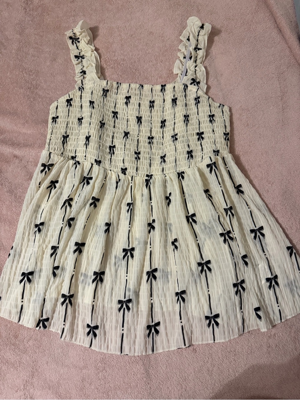 SHEIN Cream Smocked Tank Top with Black Bow Print